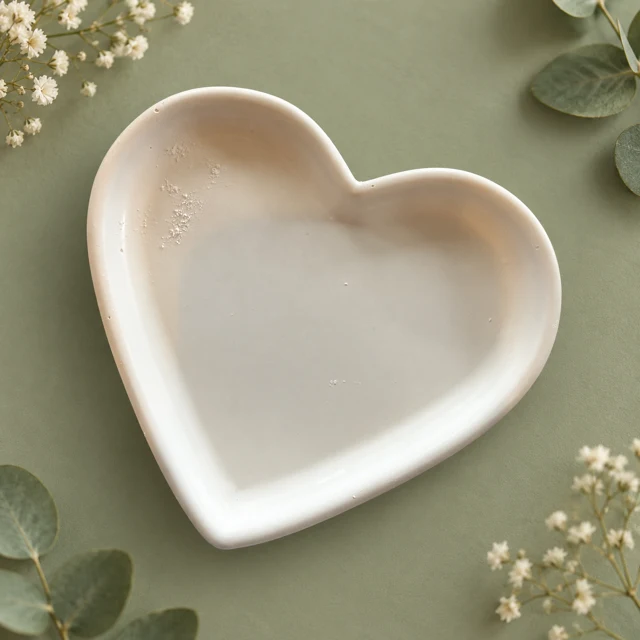 Unpainted heart-shaped trinket tray